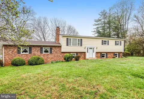 16504 Waterfall Rd, Haymarket, VA 20169