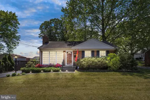 1603 Woodside Dr, Woodbridge, VA 22191