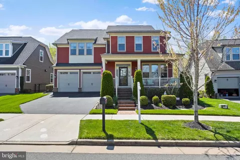 17148 Gullwing Dr, Dumfries, VA 22026