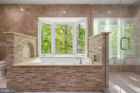 Bath - 12522 Spring Dr, Manassas, VA 20112 photo 2 of 12