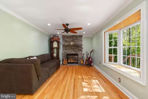 Living - 12522 Spring Dr, Manassas, VA 20112 photo 4 of 7