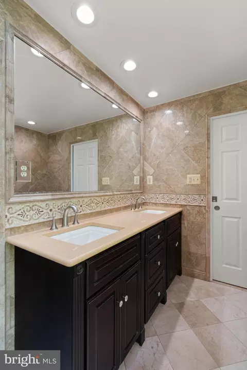 Bath - 12522 Spring Dr, Manassas, VA 20112 photo 3 of 12