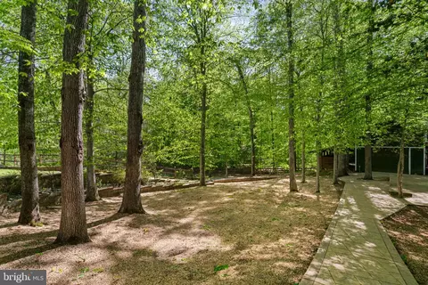 Exterior - 12522 Spring Dr, Manassas, VA 20112 photo 17 of 19