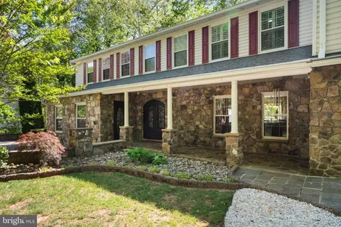 Exterior - 12522 Spring Dr, Manassas, VA 20112 photo 6 of 19