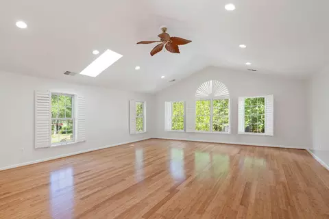 Living - 12522 Spring Dr, Manassas, VA 20112 photo 6 of 7