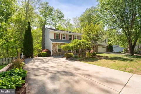 Exterior - 12522 Spring Dr, Manassas, VA 20112 photo 5 of 19