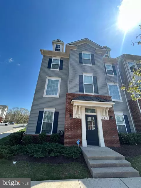 8243 Knight Sta, Manassas, VA 20110