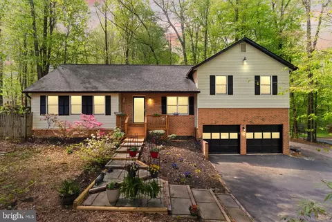 11794 Target Ct, Woodbridge, VA 22192