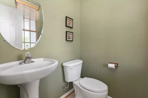 Bath - 9140 Big Springs Loop, Bristow, VA 20136 photo 1 of 6