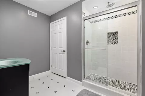 Bath - 9140 Big Springs Loop, Bristow, VA 20136 photo 5 of 6