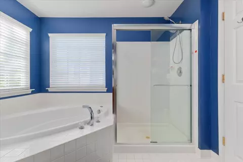 Bath - 9140 Big Springs Loop, Bristow, VA 20136 photo 4 of 6