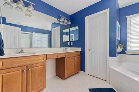 Bath - 9140 Big Springs Loop, Bristow, VA 20136 photo 3 of 6