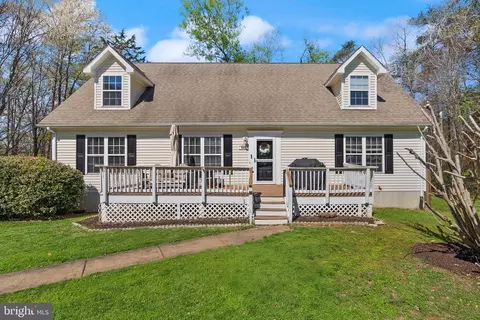 8953 Round Top Rd, Manassas, VA 20112