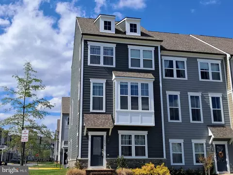 1654 Bay Cedar Dr, Dumfries, VA 22025