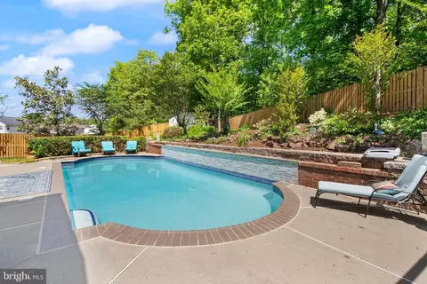 Exterior - 12328 Grimsby Ln, Bristow, VA 20136 photo 6 of 10