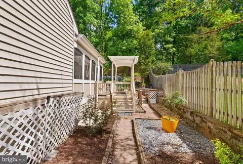 Exterior - 12328 Grimsby Ln, Bristow, VA 20136 photo 10 of 10