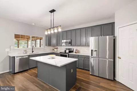 Kitchen - 12328 Grimsby Ln, Bristow, VA 20136 photo 4 of 5