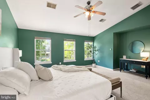 Bedroom - 12328 Grimsby Ln, Bristow, VA 20136 photo 2 of 8