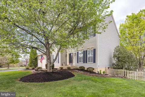 Exterior - 7658 Bexhill Ct, Gainesville, VA 20155 photo 2 of 15