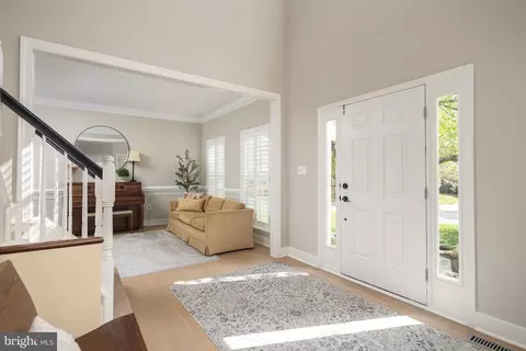 Entry Way - 7658 Bexhill Ct, Gainesville, VA 20155 photo 2 of 5