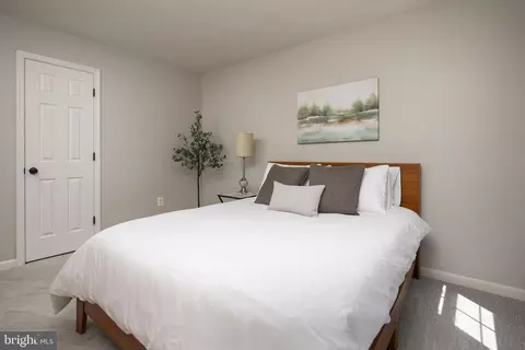 Bedroom - 7658 Bexhill Ct, Gainesville, VA 20155 photo 5 of 6