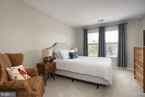 Bedroom - 7658 Bexhill Ct, Gainesville, VA 20155 photo 2 of 6