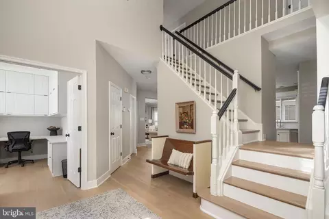 Entry Way - 7658 Bexhill Ct, Gainesville, VA 20155 photo 3 of 5