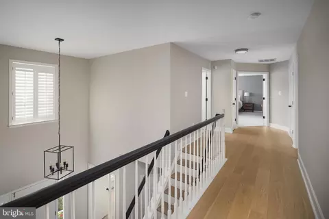 Entry Way - 7658 Bexhill Ct, Gainesville, VA 20155 photo 4 of 5