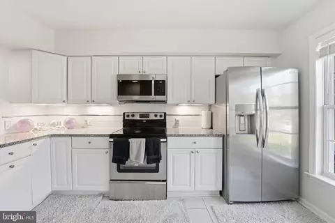 Kitchen - 17455 Kagera Dr, Dumfries, VA 22025 photo 3 of 3