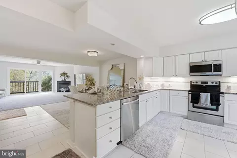 Kitchen - 17455 Kagera Dr, Dumfries, VA 22025 photo 1 of 3