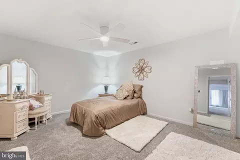 Bedroom - 17455 Kagera Dr, Dumfries, VA 22025 photo 4 of 9