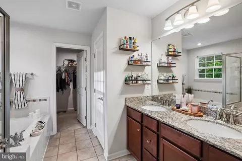 Entry Way - 12845 Hoadly Manor Dr, Manassas, VA 20112 photo 9 of 13
