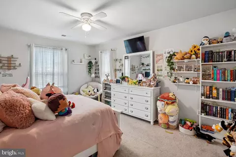 Bedroom - 12845 Hoadly Manor Dr, Manassas, VA 20112 photo 9 of 14