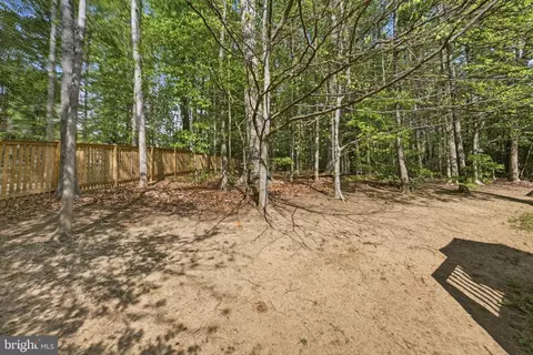 Exterior - 7864 Meadowgate Dr, Manassas, VA 20112 photo 10 of 11