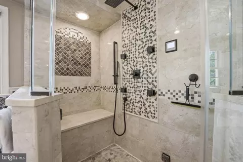 Bath - 7864 Meadowgate Dr, Manassas, VA 20112 photo 2 of 8
