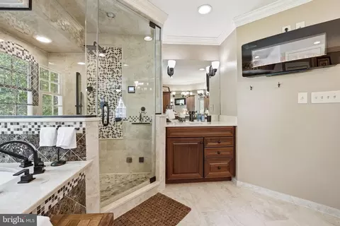 Bath - 7864 Meadowgate Dr, Manassas, VA 20112 photo 3 of 8
