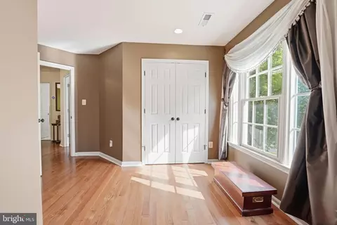 Entry Way - 7864 Meadowgate Dr, Manassas, VA 20112 photo 6 of 7