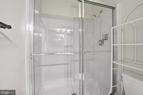 Bath - 7864 Meadowgate Dr, Manassas, VA 20112 photo 8 of 8