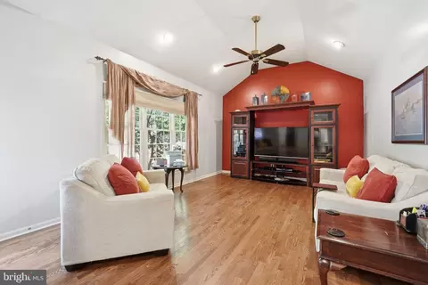 Living - 7864 Meadowgate Dr, Manassas, VA 20112 photo 1 of 4