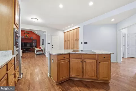 Entry Way - 7864 Meadowgate Dr, Manassas, VA 20112 photo 3 of 7
