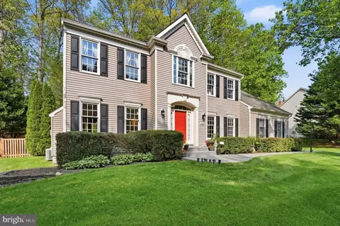Exterior - 7864 Meadowgate Dr, Manassas, VA 20112 photo 3 of 11