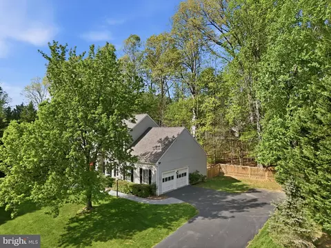 View/Area - 7864 Meadowgate Dr, Manassas, VA 20112 photo 1 of 3
