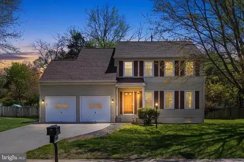 8227 Sunset Dr, Manassas, VA 20110