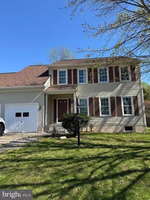 8227 Sunset Dr, Manassas, VA 20110