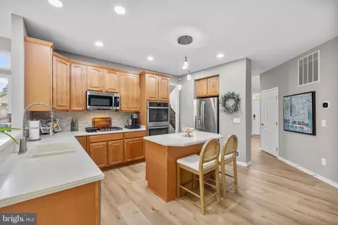 Kitchen - 14189 Clatterbuck Loop, Gainesville, VA 20155 photo 3 of 6