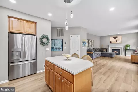 Kitchen - 14189 Clatterbuck Loop, Gainesville, VA 20155 photo 5 of 6