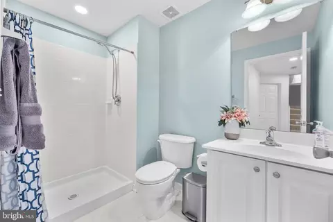 Bath - 14189 Clatterbuck Loop, Gainesville, VA 20155 photo 4 of 4