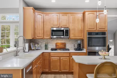 Kitchen - 14189 Clatterbuck Loop, Gainesville, VA 20155 photo 4 of 6