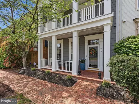 713 Belmont Bay Dr, Woodbridge, VA 22191