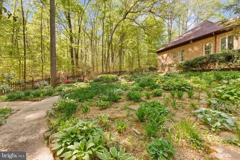 Exterior - 12868 Paddle Wheel Ct, Manassas, VA 20112 photo 6 of 11